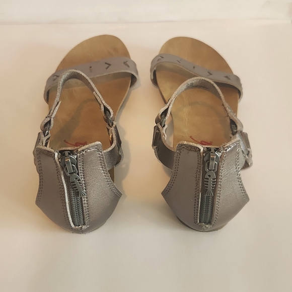 Sandals - Picture 3 of 8